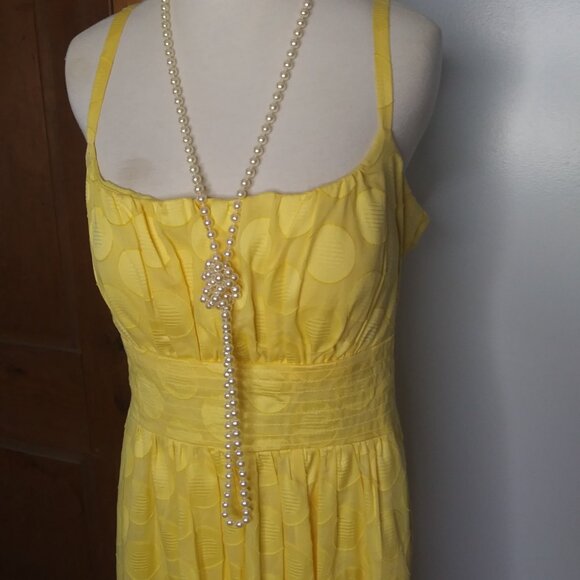 long faux pearls fun playful lots of different ways of wearing them - Picture 4 of 16